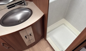 WhatsApp Image 2025-10-17 at 09.38.17_8003a28e